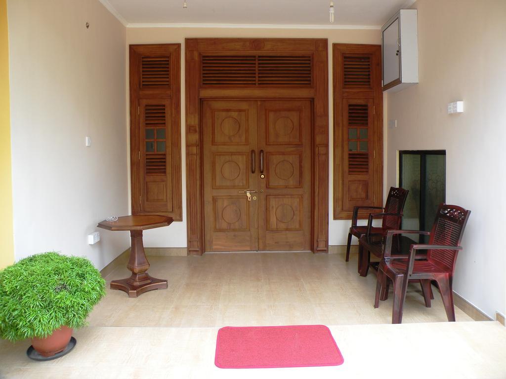 Henderson Airport Residence Негомбо Экстерьер фото